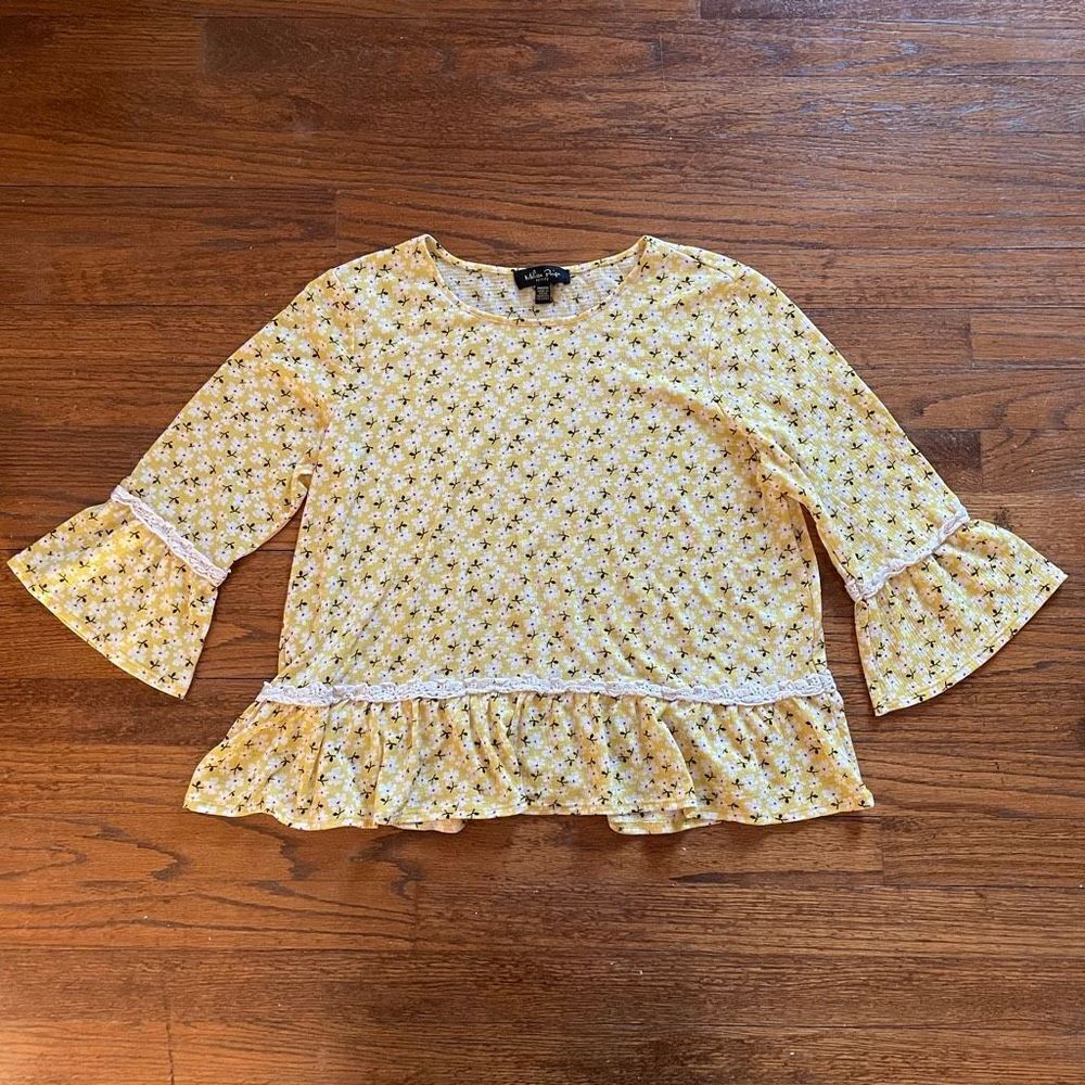 Melissa Paige Petite Yellow Daisy Boho Top
